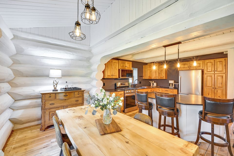 Dining Area | Dishware & Flatware | Central A/C & Heat | 1st Floor