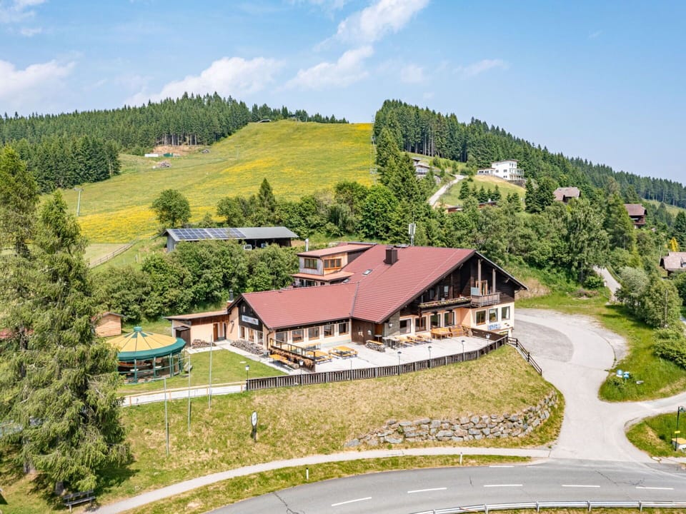 House, Cottage, Estate, Driveway, Log Cabin, Eco Hotel, Porch, Larch, Farmhouse