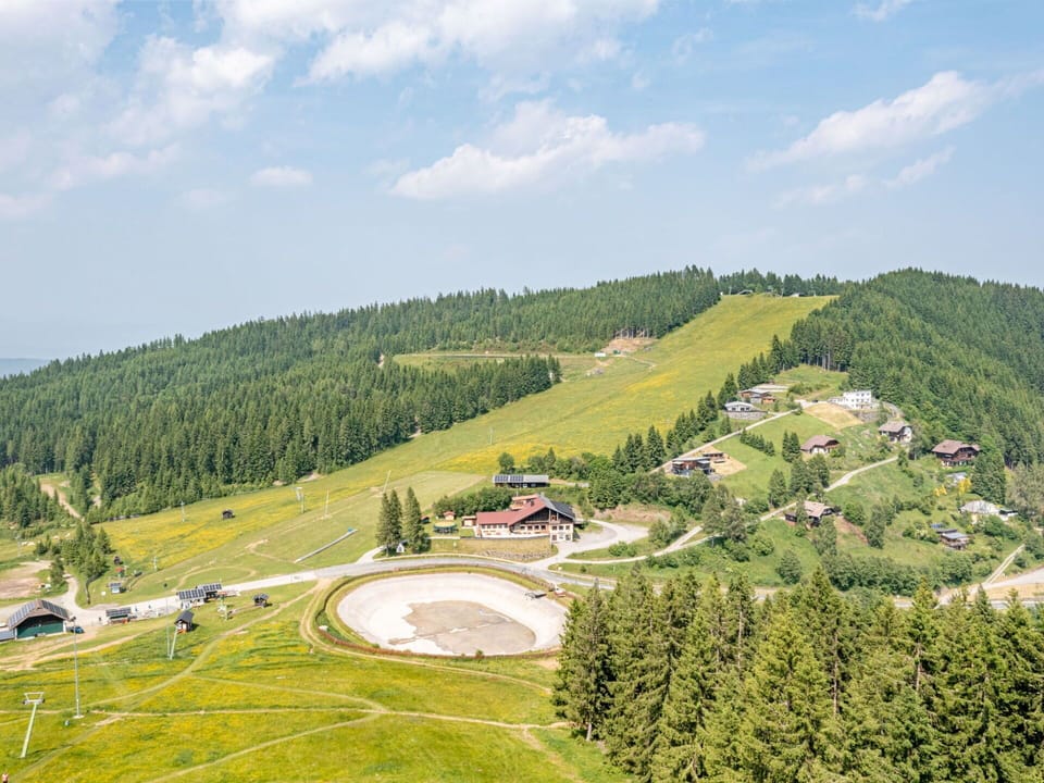 Tree, Grass, Hill, Highland, Landscape, Hill Station, Grassland, Plain, Land Lot