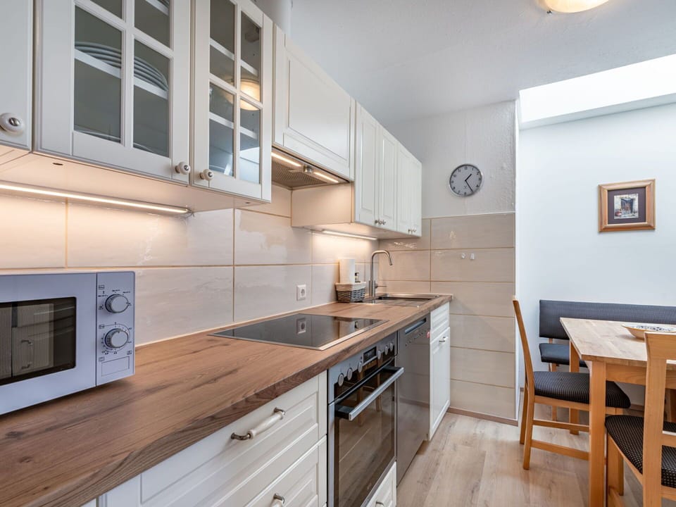 Kitchen Appliance, Kitchen, Countertop, Cabinetry, Furniture, Flooring, Major Appliance, Interior Design, Wood, Floor