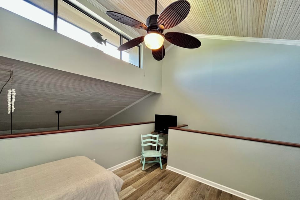 Bedroom 2 (open loft)