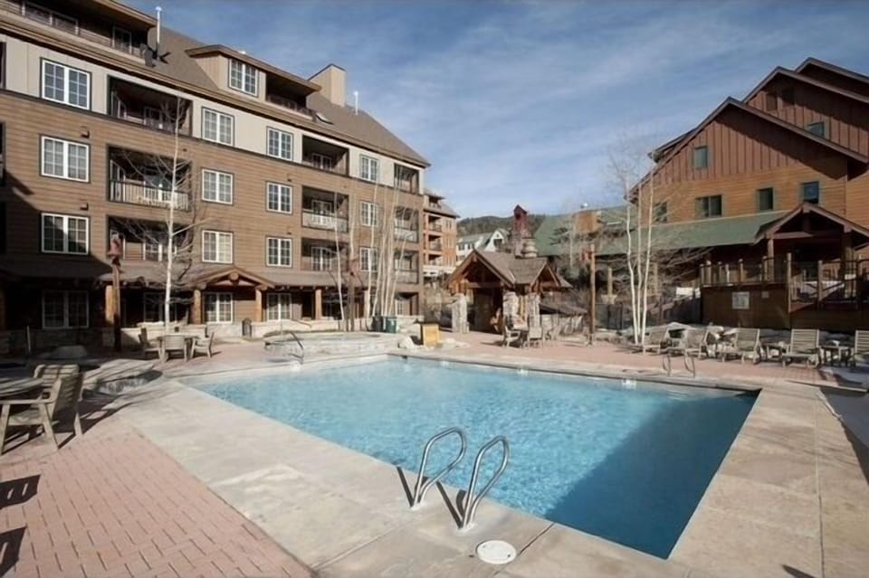Community pool