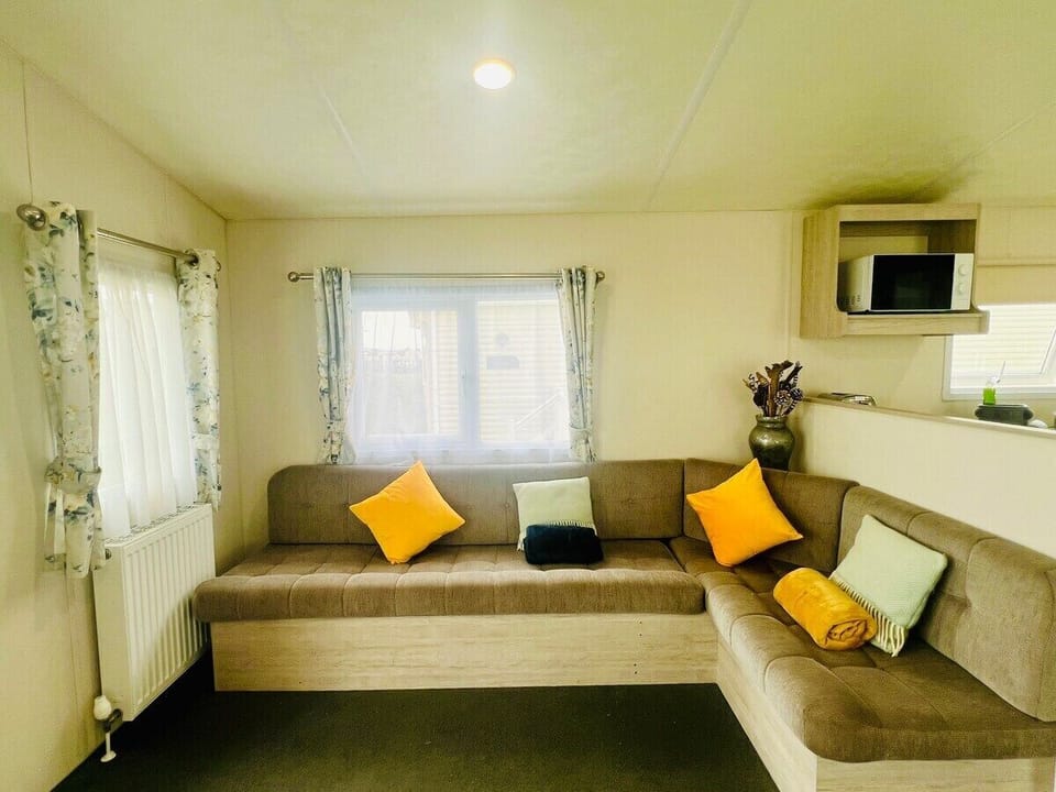 Living Room / Lounge