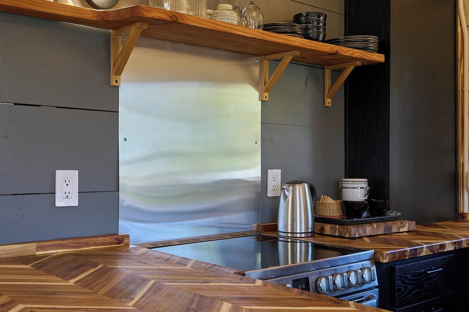 The kitchen has everything you need for prepping full meals or simple snacks.