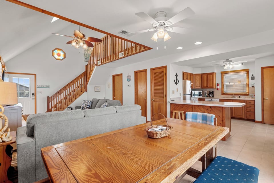 NHCD61: The Watsons | Mid Level Dining Area