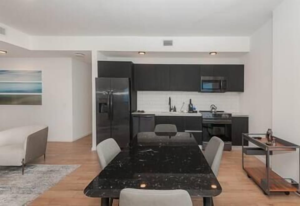 Dining Area (1)
