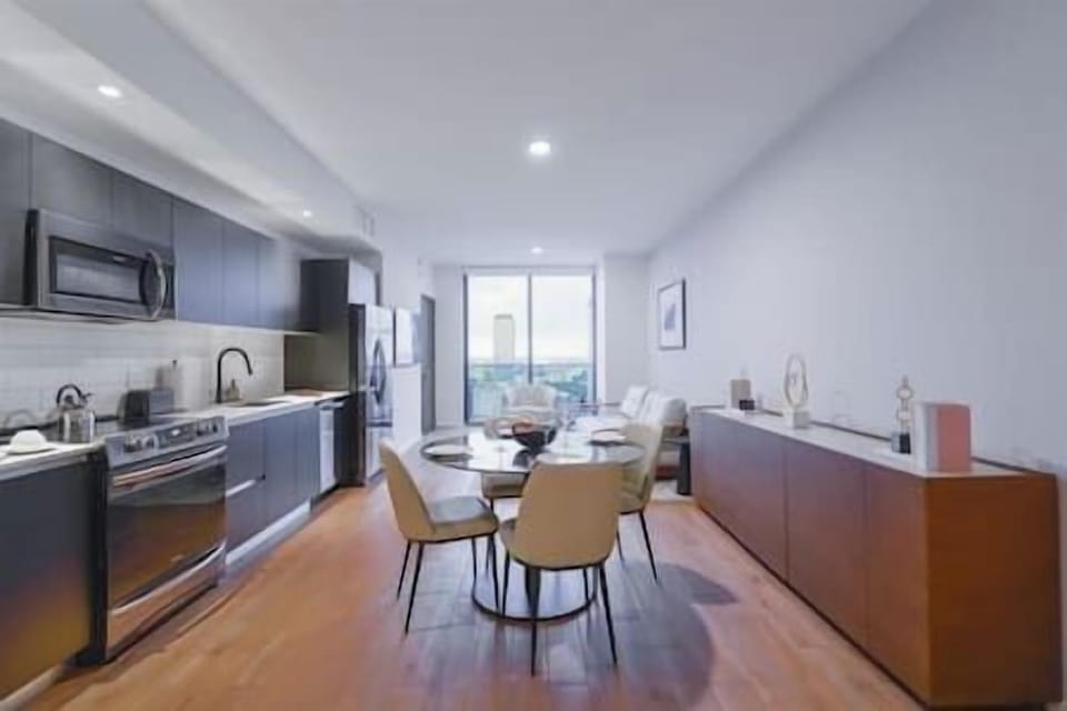 Dining Area (4)