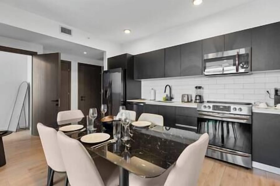 Dining Area (5)