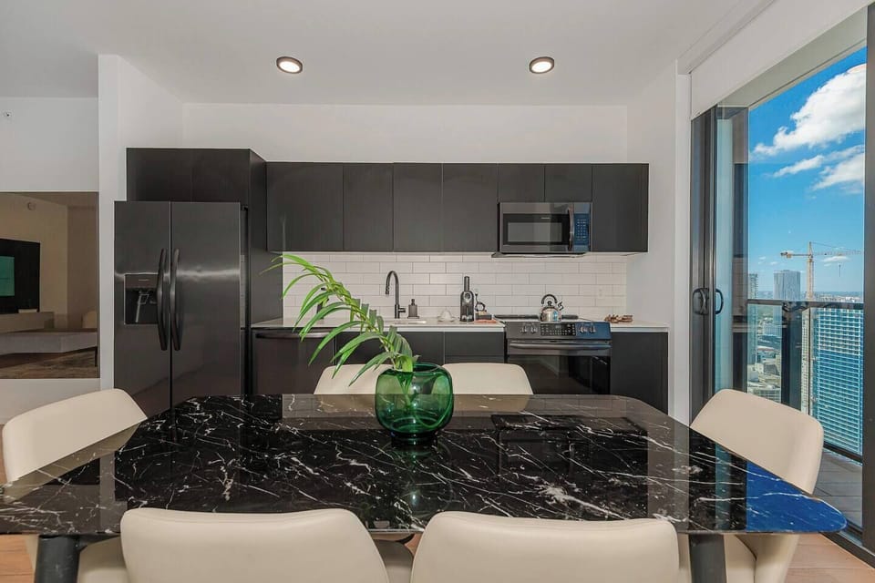 Dining Area (2)