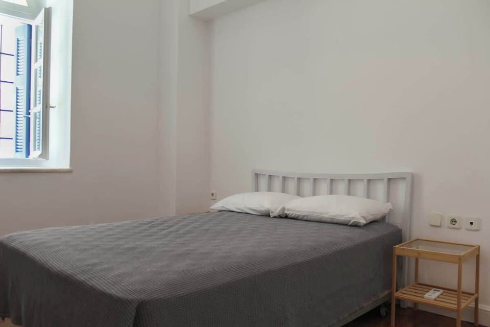 Bedroom with wardrobes and drawers