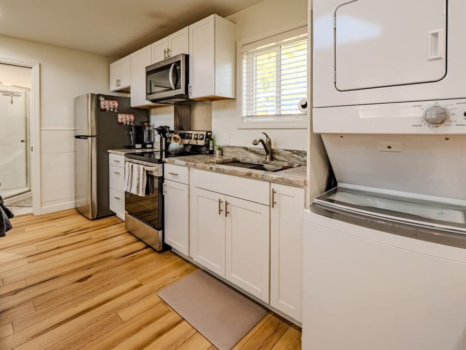 Kitchen - Washer & Dryer