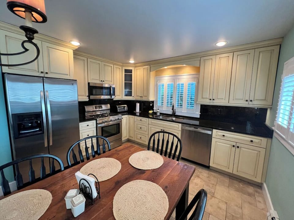 Full size kitchen! New kitchen island coming soon!