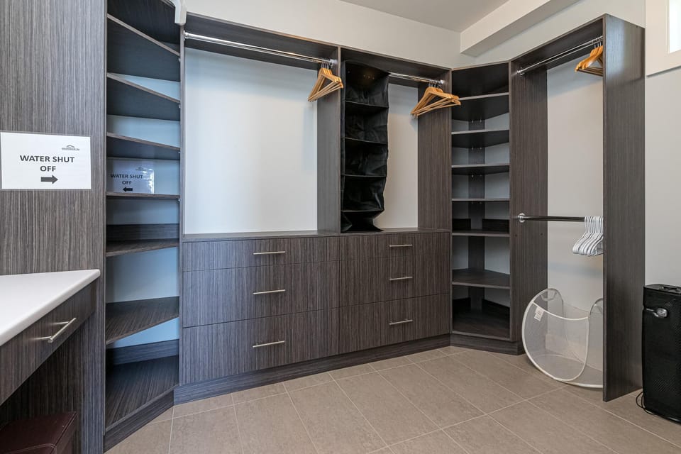 Ensuite closet