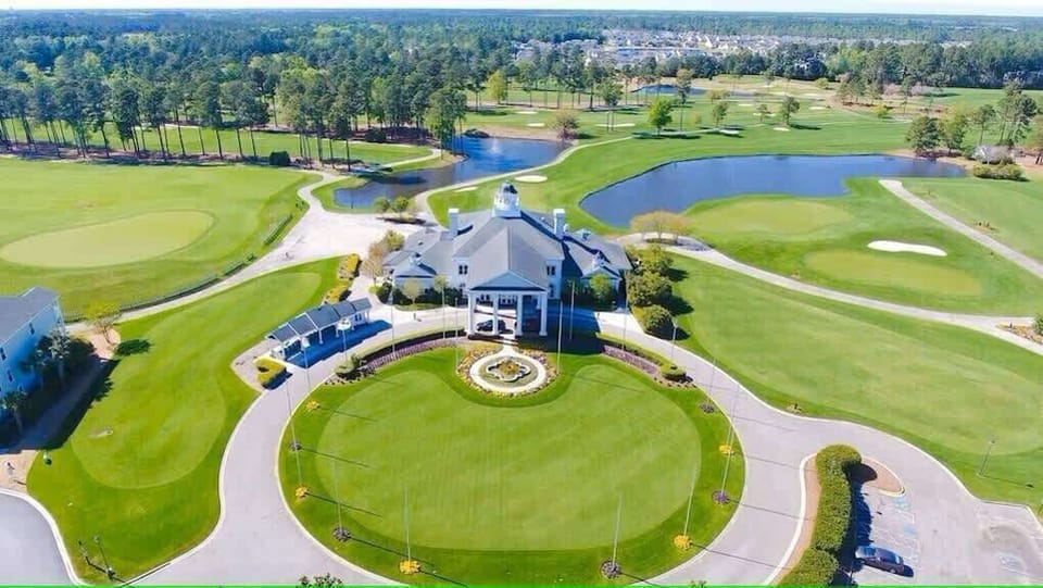 Play a round without ever leaving the neighborhood.