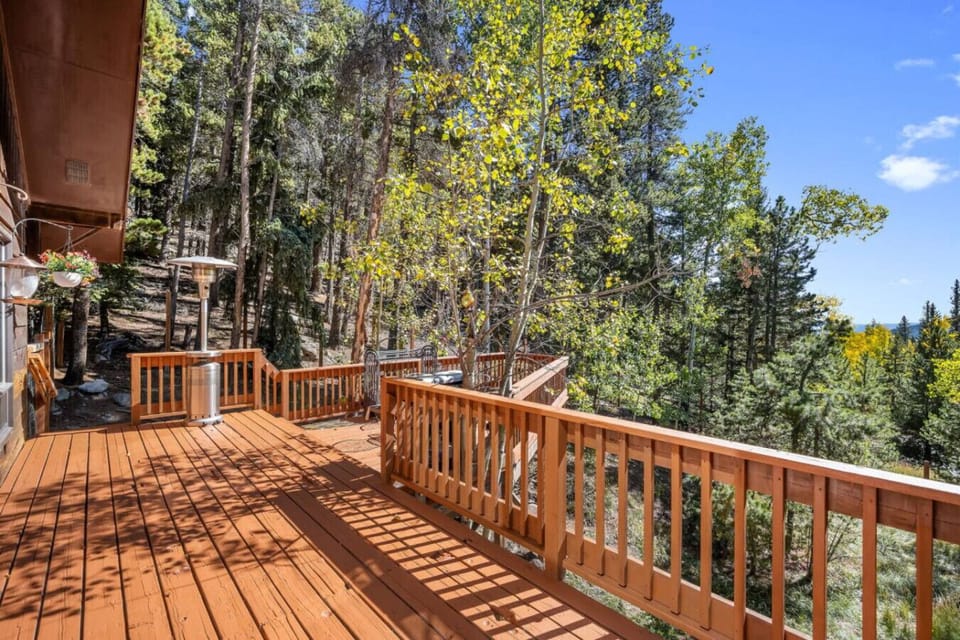 South Facing Deck w/ Views