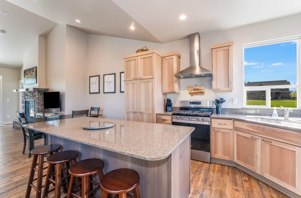 Bar Seating for Four People | Main Level