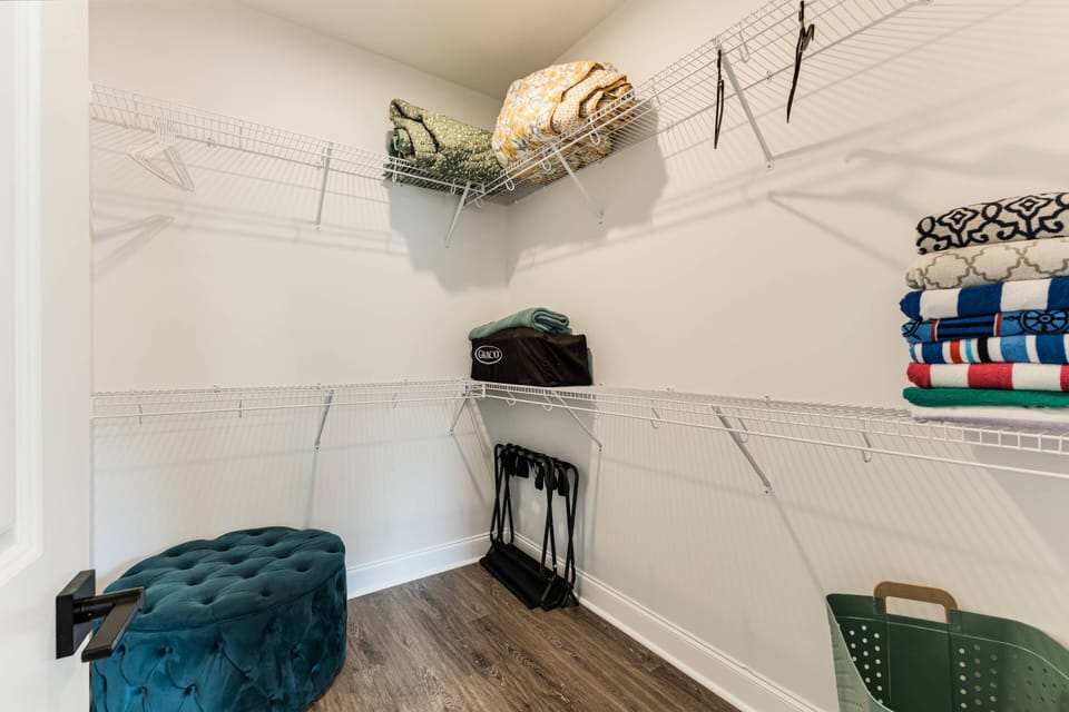 Large walk in closet to store your personal items