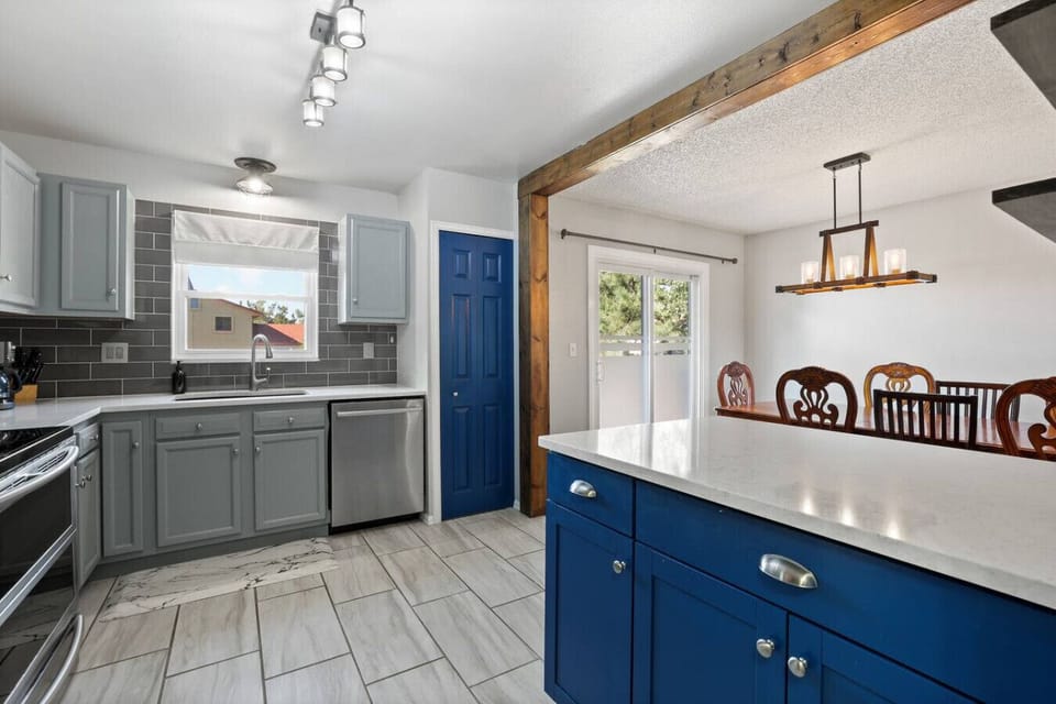 Beautiful Stainless Steel Modern Kitchen