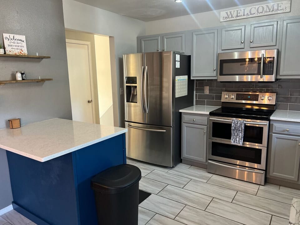 Modern Kitchen w/ Stainless Steel Appliances