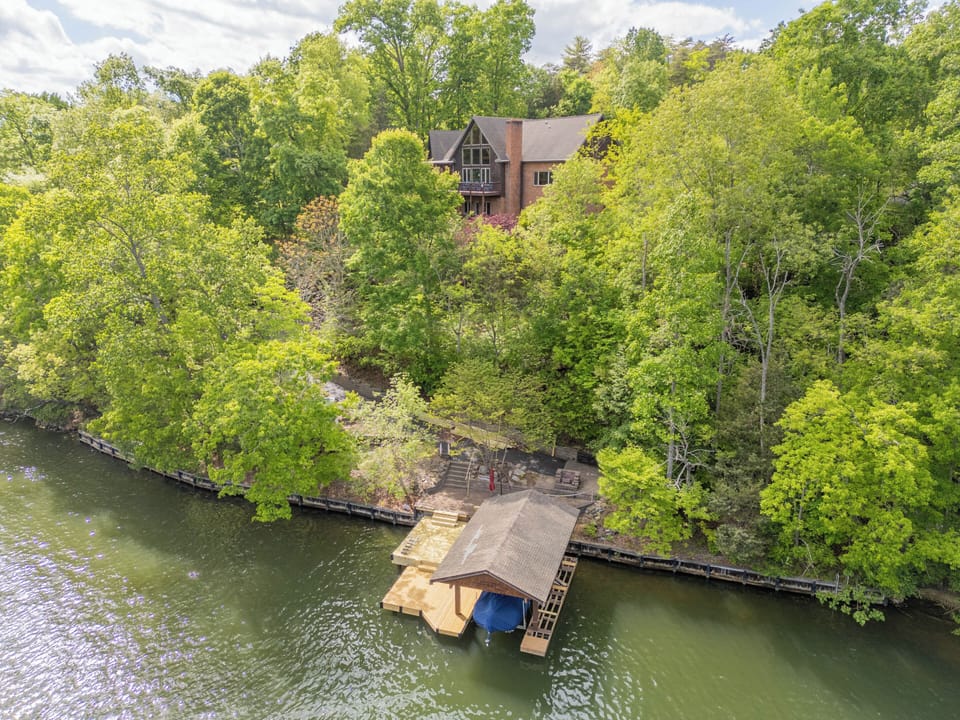 Birds eye view of dock area, and home.