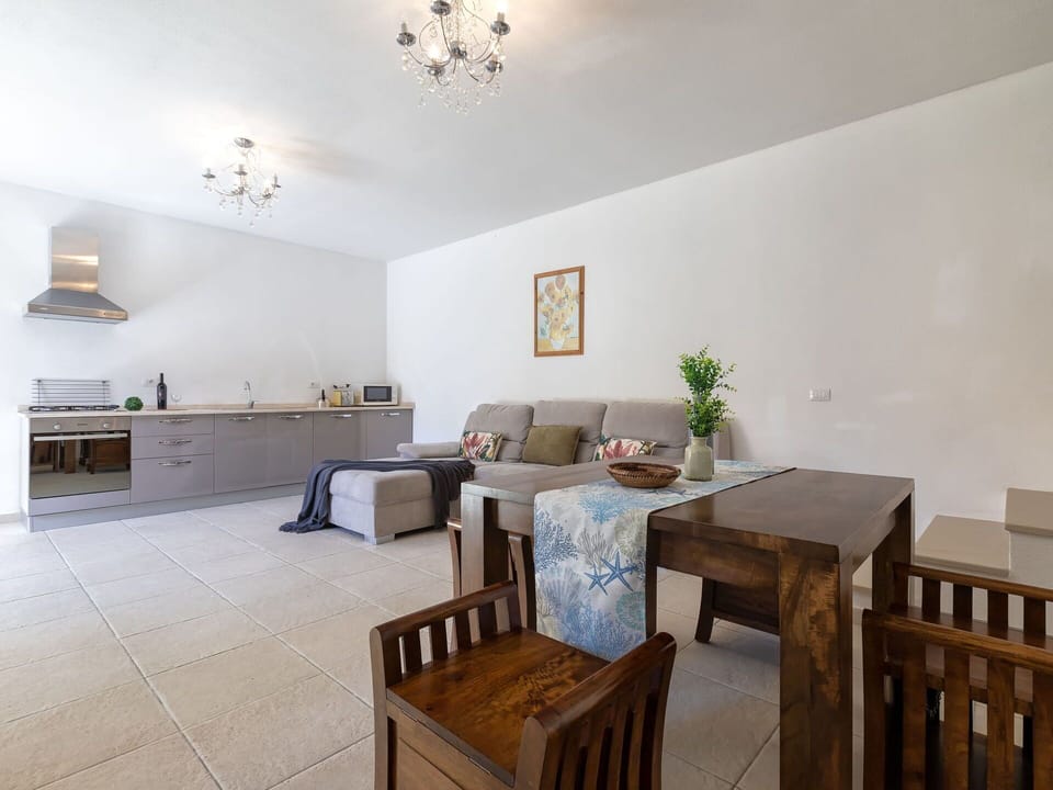 Home, Apartment, Balcony, Estate, Shade, Villa, Eco Hotel, Porch, Landscaping, Mansion