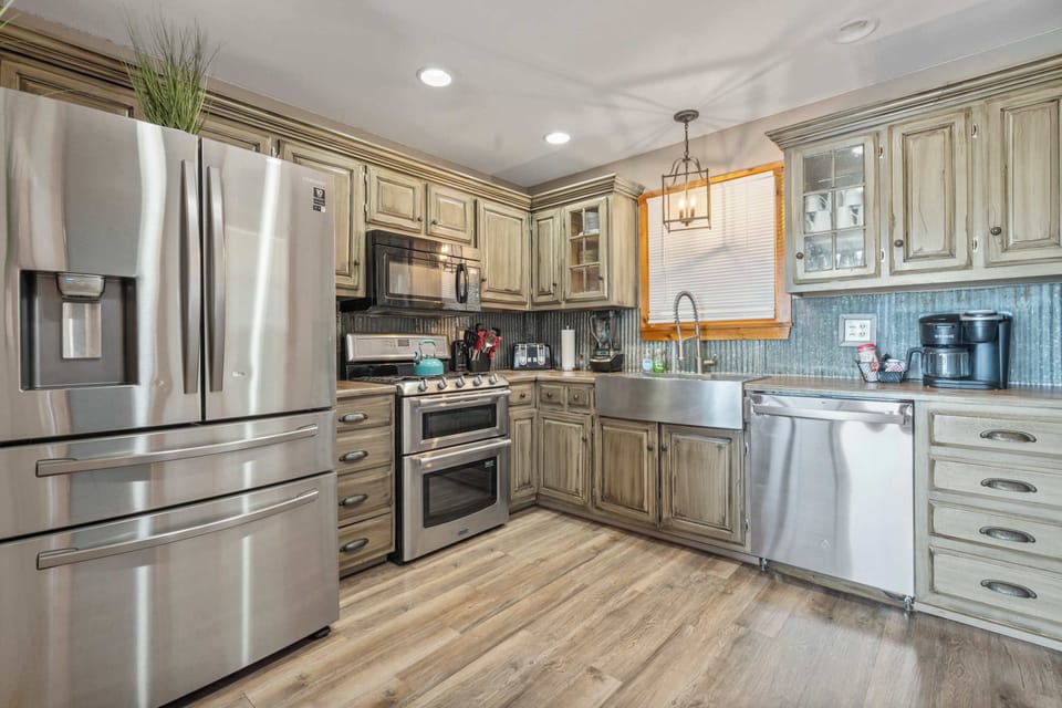 Spacious kitchen the cook in your family will love.