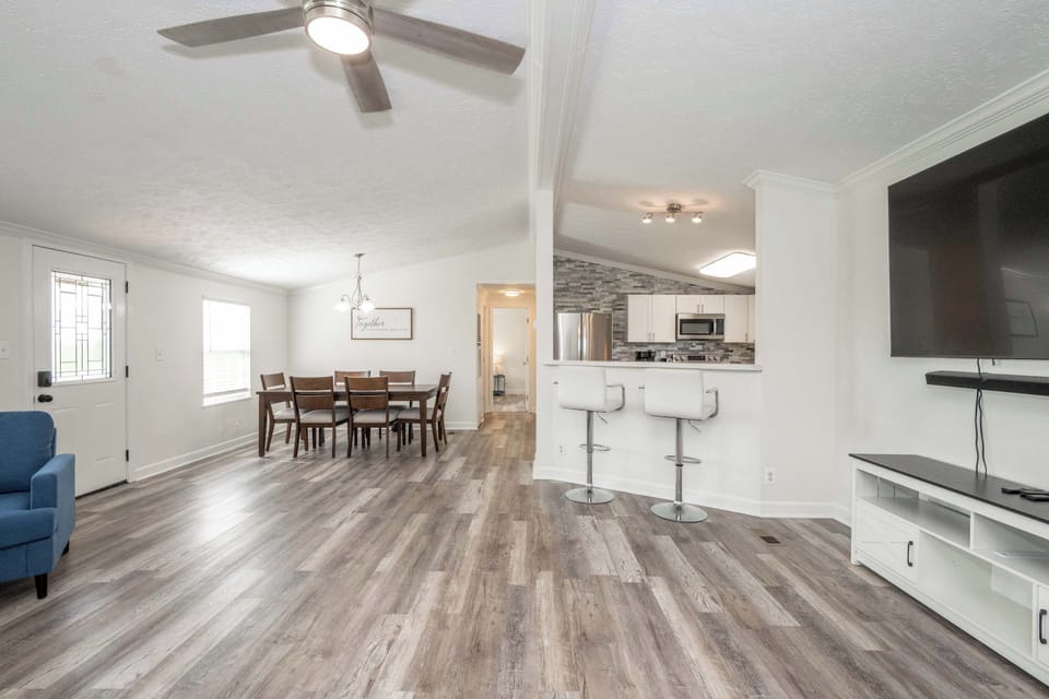 Sip morning coffee or grab a bite at the kitchen counter, with space for 2