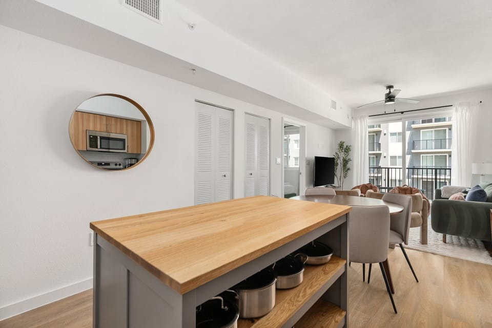 Create delicious meals in this well-equipped kitchen with modern amenities.