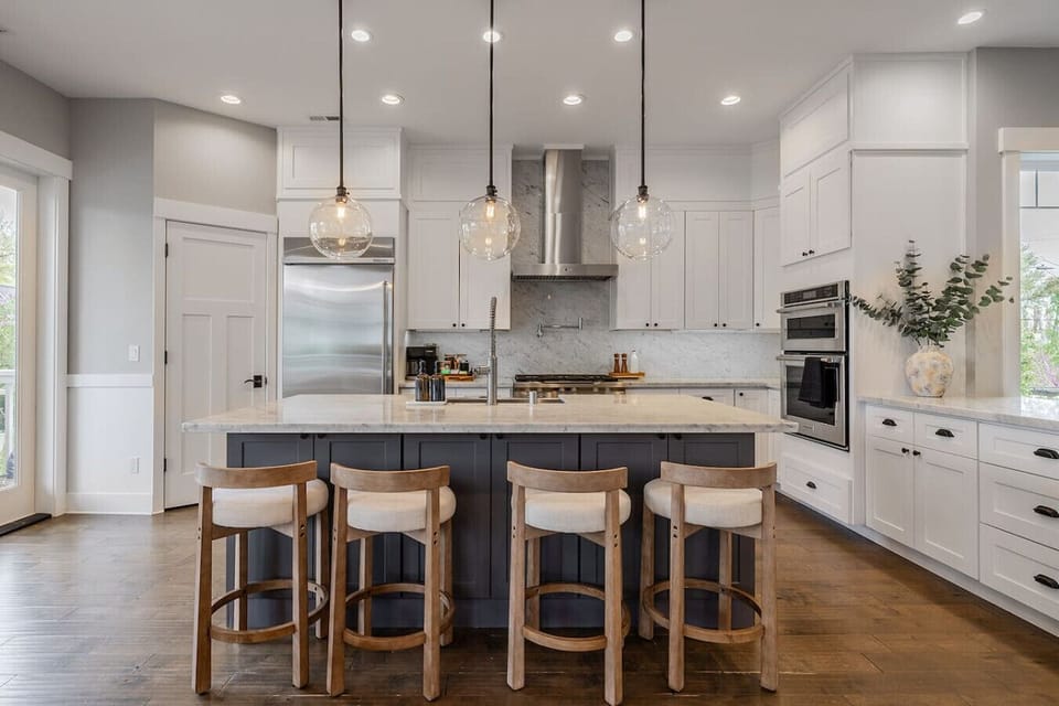 Entertainer’s Dream — Large Island, Open Layout & Fully Equipped