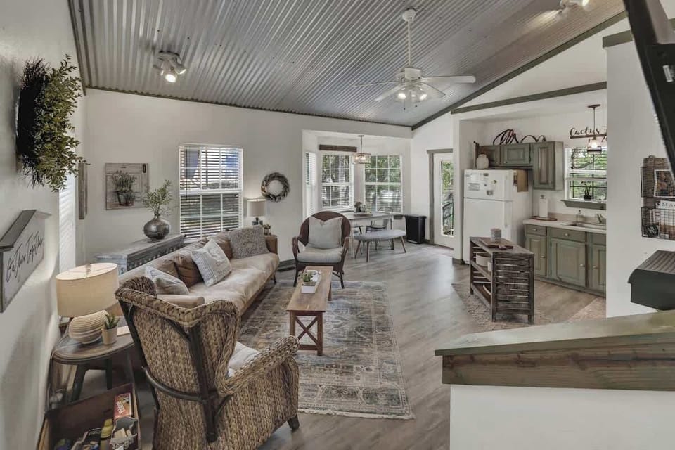 Cactus Flower Lodge Living Room