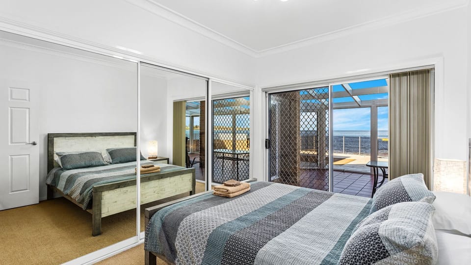 main bedroom with BIW