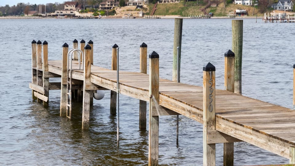 Dock