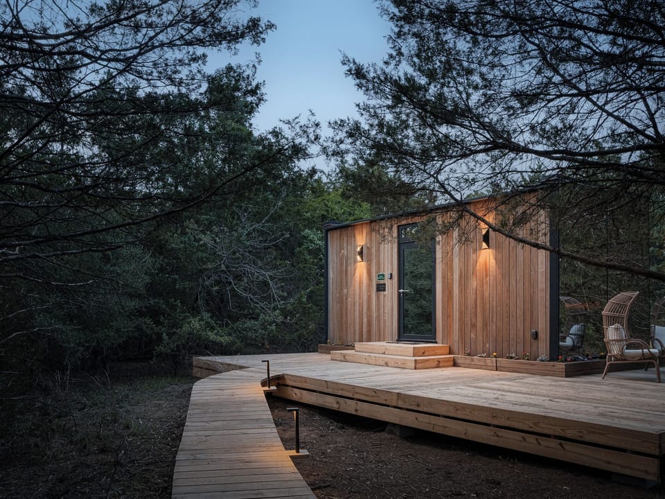 The Bloom ÖÖD Mirror House - A Luxury Glamping Cabin Near Austin, Texas (2)