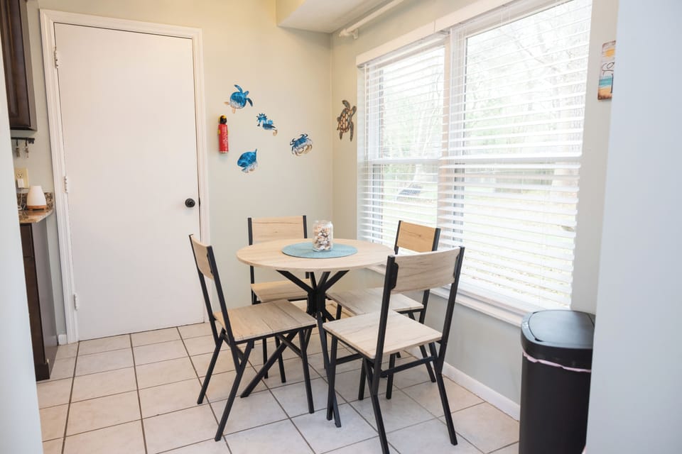 Eat kitchen seats 4