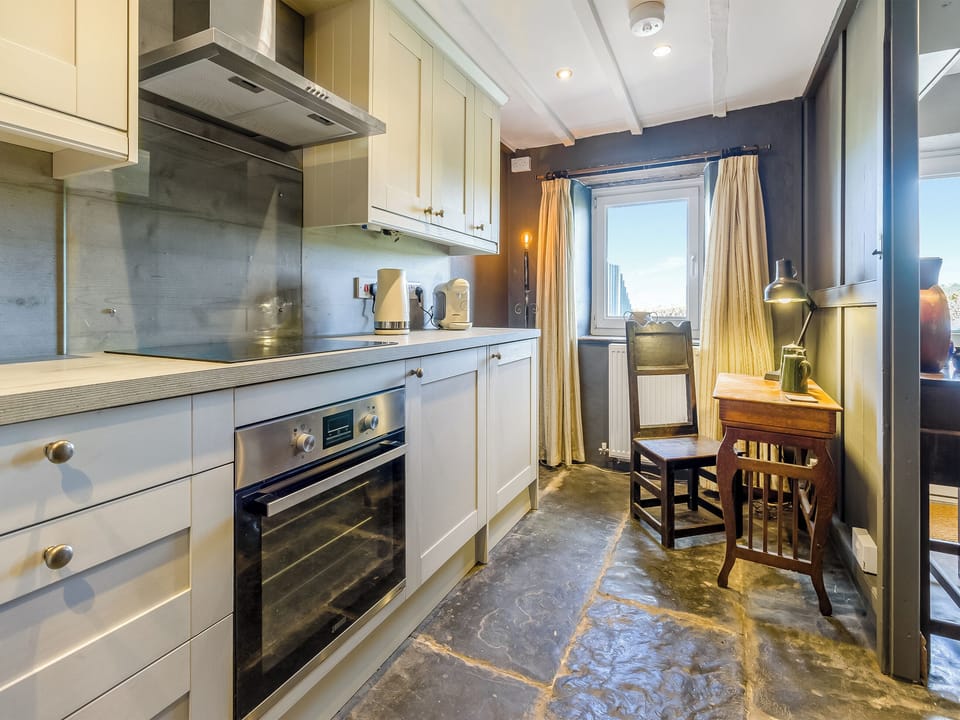 Kitchen | 3 Legged Duck Cottage, Ystrad Meurig
