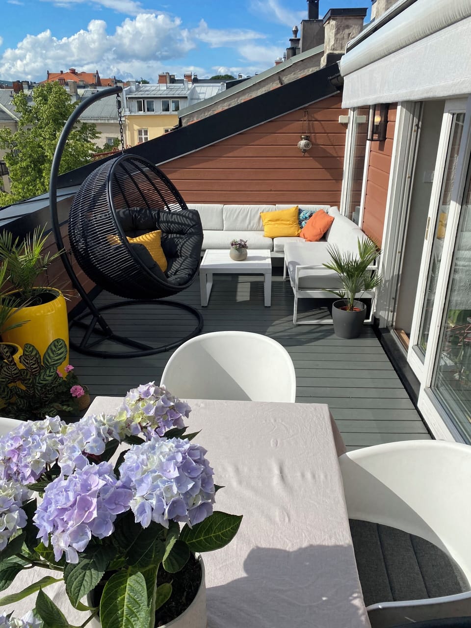 Outdoor dining