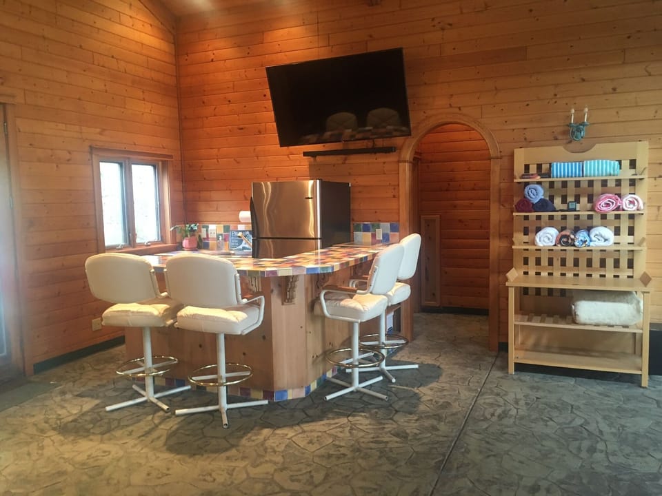Pool Room Kitchenette w/TV and Soundbar