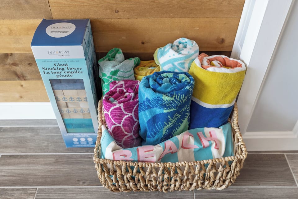 6 beach/pool towels