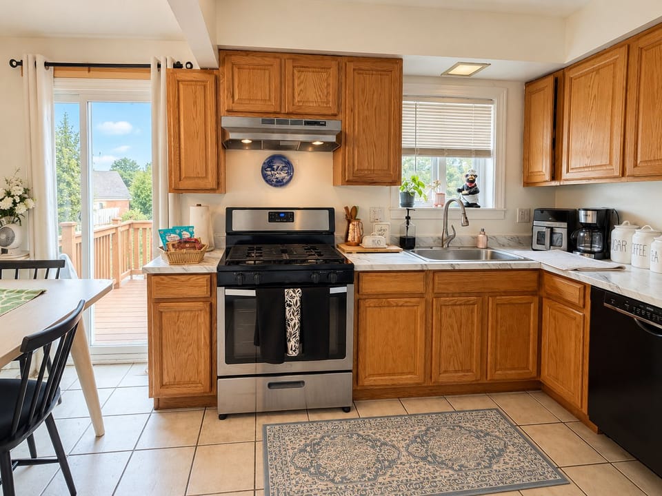 Peaceful  3-Bedroom Getaway in Madison Heights – Ideal for Families & Groups House in Madison Heights