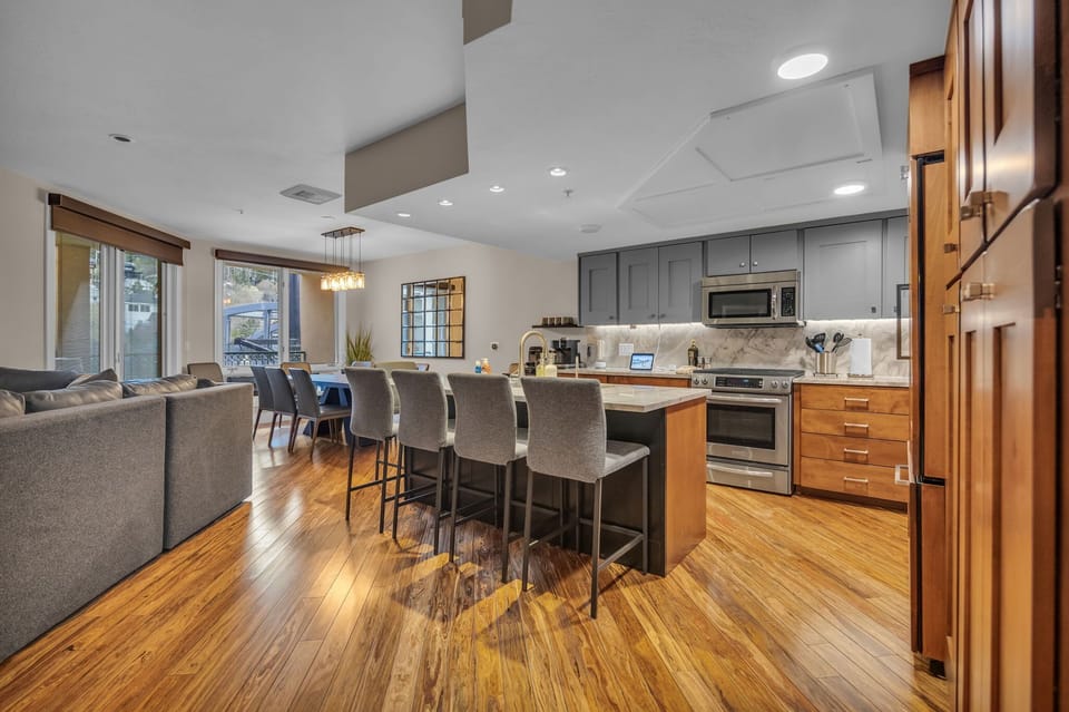 Kitchen: Drip coffee maker, cooking utensils, tableware, KitchenAid appliances, air fryer, Keurig, espresso machine
