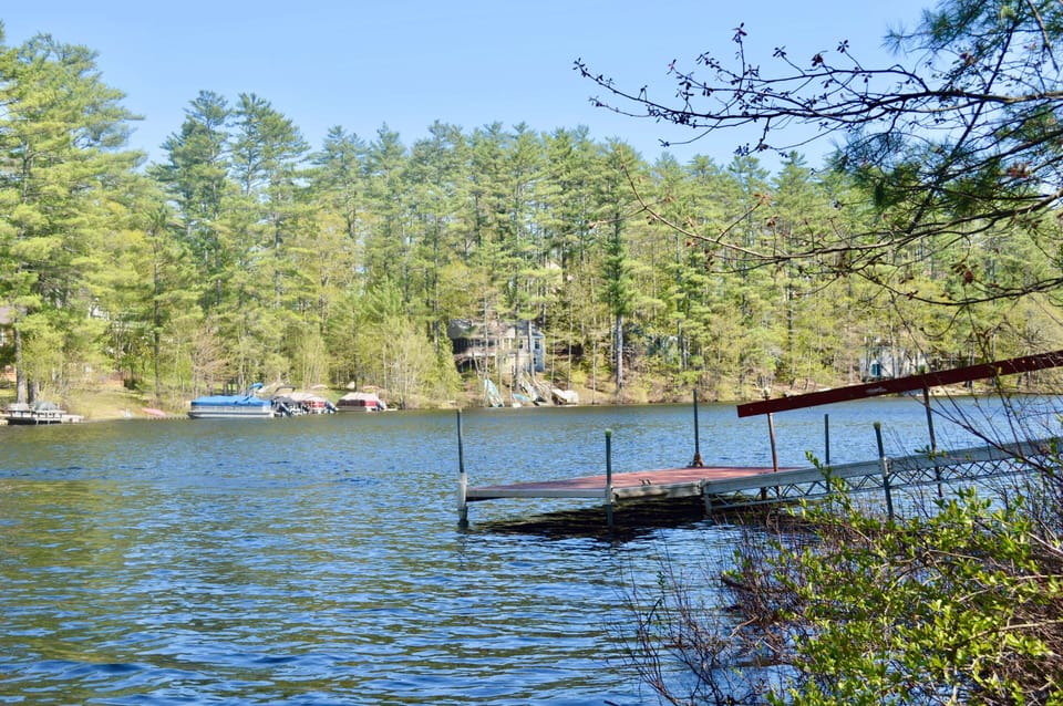 Serene and relaxing private access to the lake.