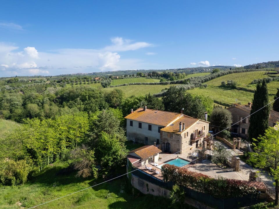 Furniture, Apartment, Chair, Wood Stain, Paint, Kitchen & Dining Room Table, Kitchen, Countertop, Major Appliance