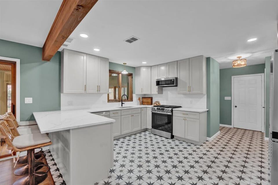 Fully Renovated Open Kitchen with Breakfast Bar