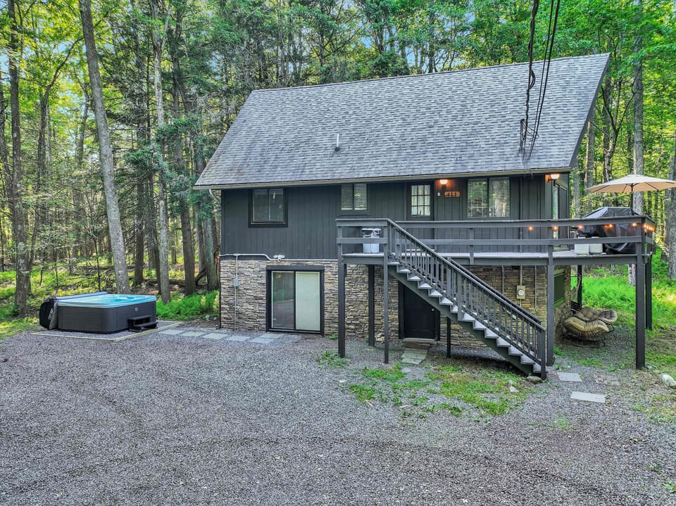 Charming A-Frame Cabin with Deck, Hot Tub & Privacy