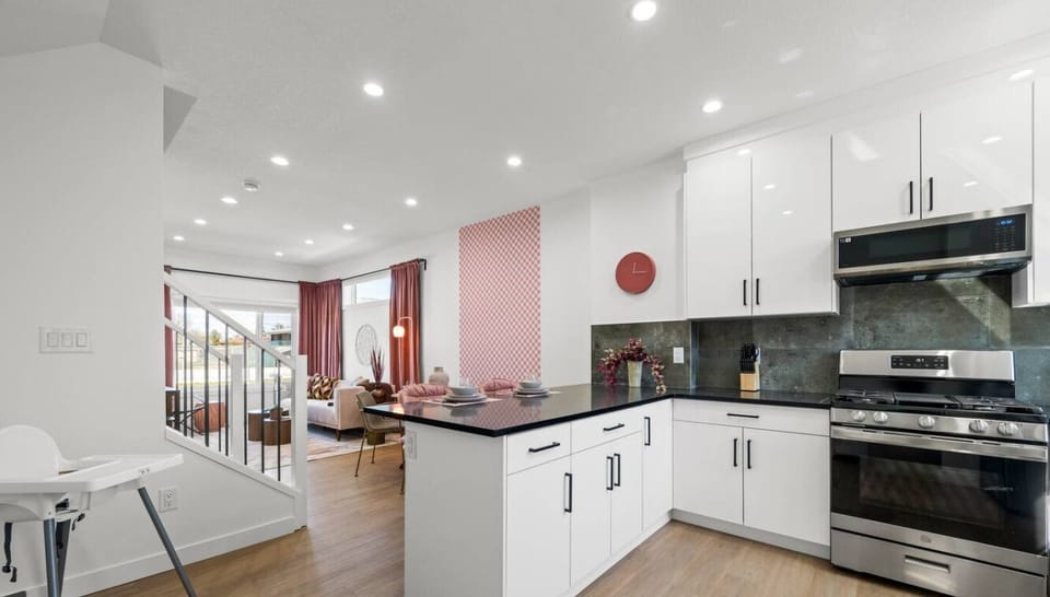 Kitchen goals: fully equipped & ready!