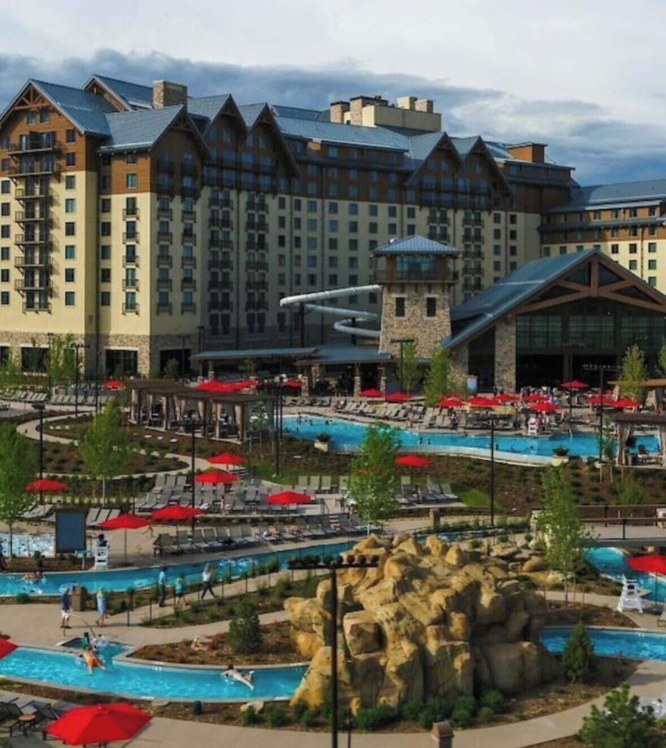 Gaylord resort and conference center. 10mimutes drive 