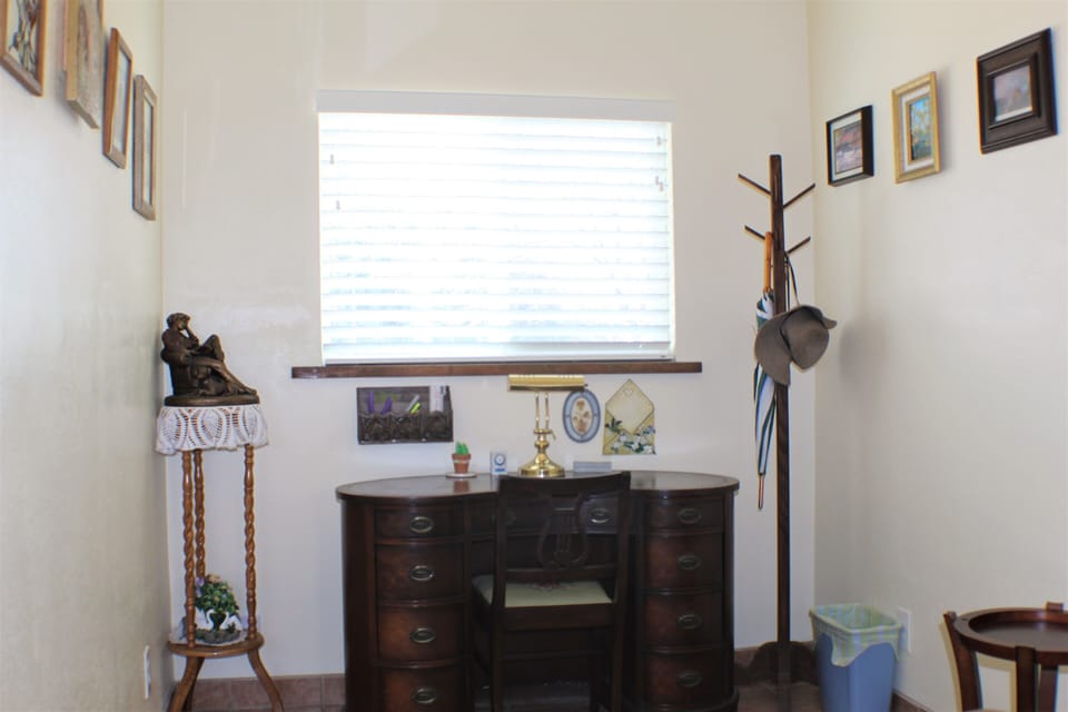 Bonus office located  off of laundry area