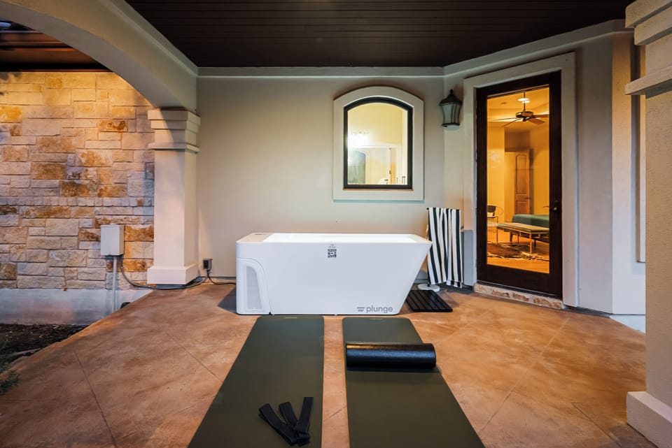 Experience the benefit of cold plunging while staying!  