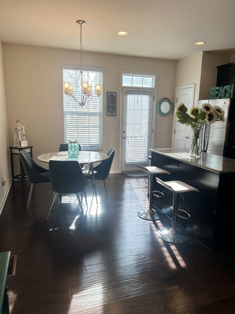 Table for 4 in kitchen.