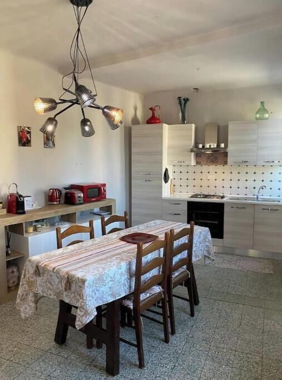 Kitchen / dining room